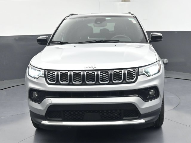 Used 2025 Jeep Compass Limited AWD/4WD image 32