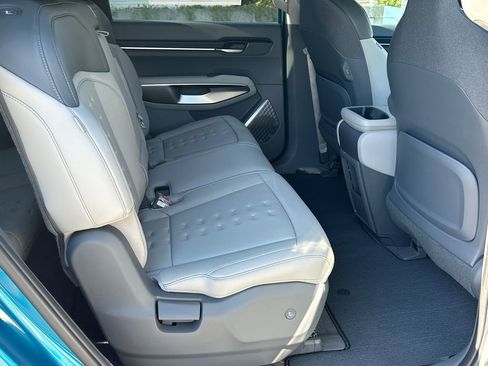 New 2026 Kia EV9 Wind image 15