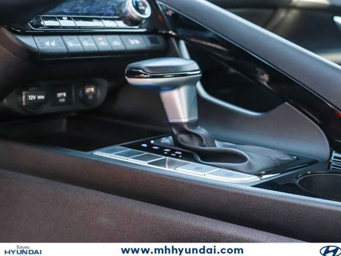 Certified 2023 Hyundai Elantra Limited FWD image 19
