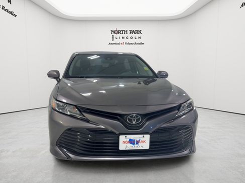 Used 2020 Toyota Camry LE w/ Convenience Package FWD image 8