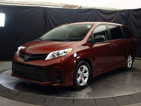 Used 2020 Toyota Sienna L FWD image 5