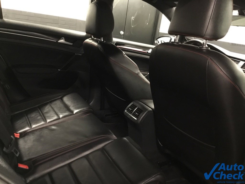 Used 2017 Volkswagen GTI SE FWD image 32