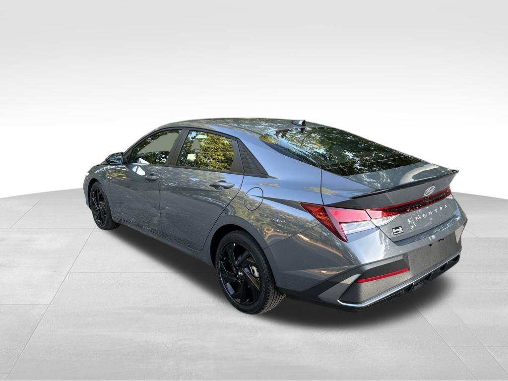 Used 2026 Hyundai Elantra Sport FWD image 3