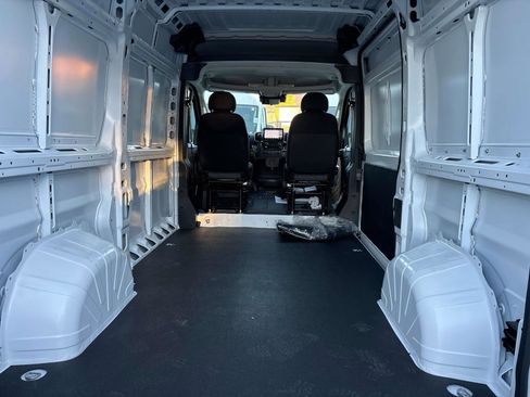 New 2025 RAM ProMaster 1500 w/ Quick Order Package 22H SLT+ image 4