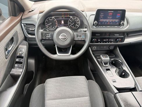 Used 2023 Nissan Rogue SV image 29