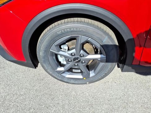 Used 2025 Kia K4 LXS image 10