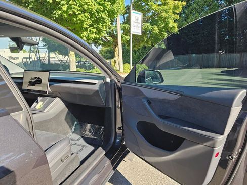 Used 2026 Tesla Model Y Long Range AWD/4WD image 12