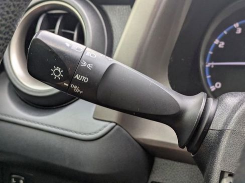 Used 2018 Toyota RAV4 LE image 26