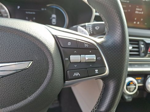 Used 2023 Genesis G70 2.0T image 22