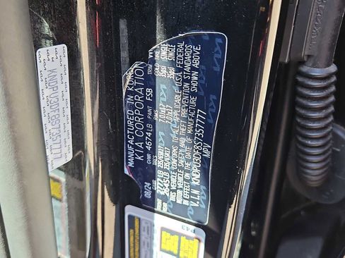 Used 2025 Kia Sportage LX FWD image 25