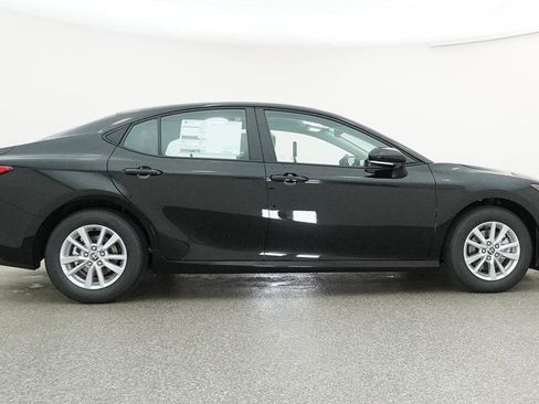 Used 2025 Toyota Camry LE image 26