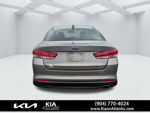 Used 2017 Kia Optima LX FWD image 4