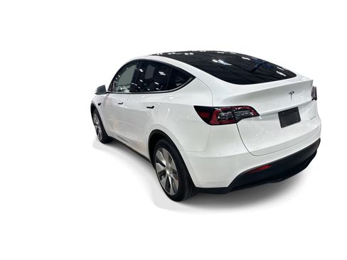 Certified 2023 Tesla Model Y Long Range AWD/4WD image 4