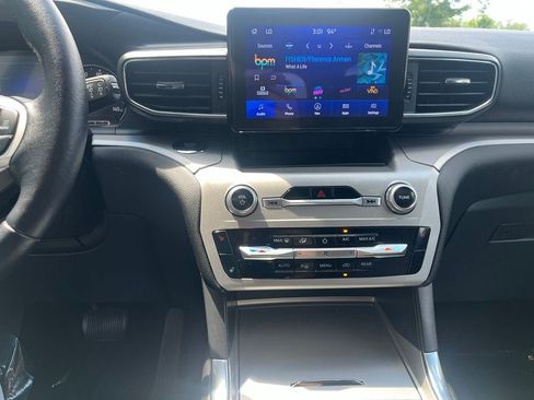 Certified 2023 Ford Explorer XLT w/ Equipment Group 202A AWD/4WD image 30