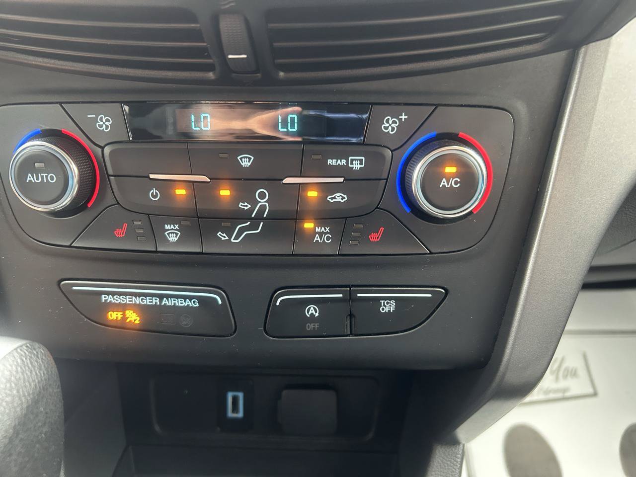 Used 2017 Ford Escape SE w/ Equipment Group 201A FWD image 24