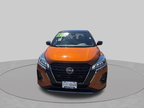 Used 2024 Nissan Kicks SR w/ SR Premium Package FWD image 8