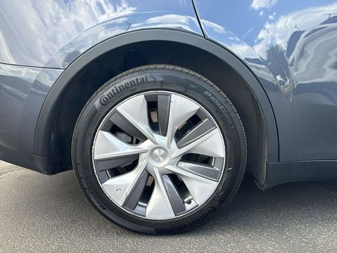 Used 2023 Tesla Model Y Long Range AWD/4WD image 6