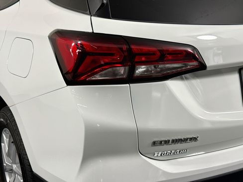Used 2022 Chevrolet Equinox LS FWD image 36