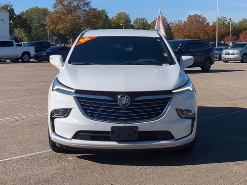 Used 2024 Buick Enclave Premium image 3