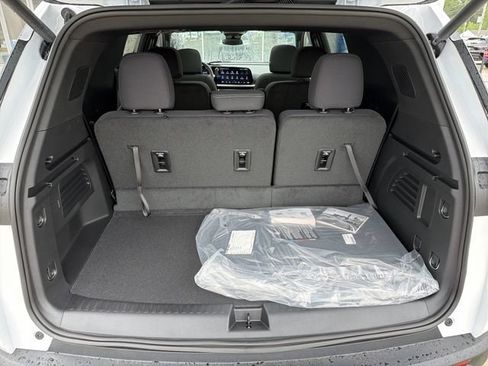 New 2026 Chevrolet Traverse LT w/ Sun and Wheel Package FWD image 26