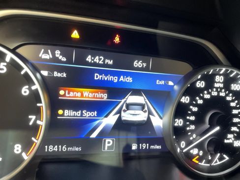 Used 2023 Nissan Murano SV w/ SV Midnight Edition Package AWD/4WD image 11