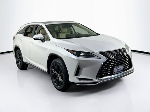 Used 2020 Lexus RX 350L Premium w/ Premium Package image 3