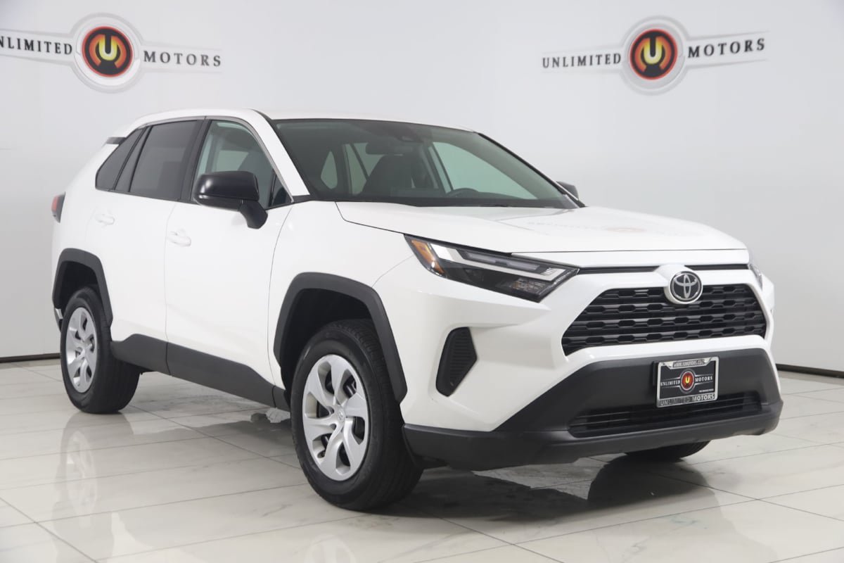 Used 2025 Toyota RAV4 LE AWD/4WD image 17