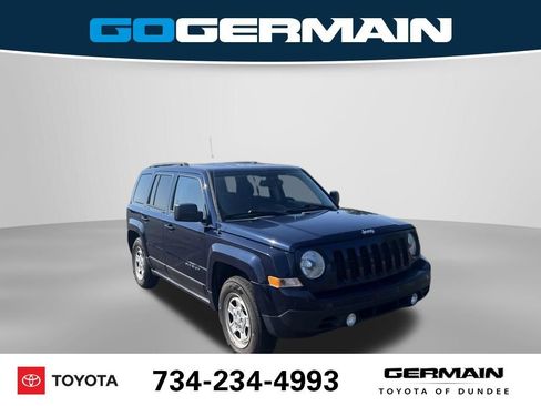 Used 2017 Jeep Patriot Sport w/ Power Value Group FWD image 4