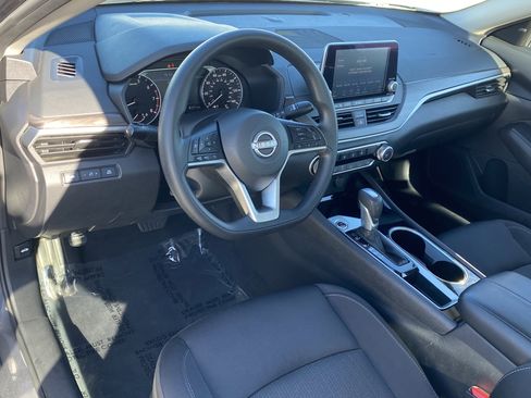 Used 2024 Nissan Altima 2.5 SV image 15
