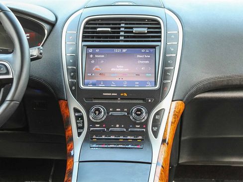 Used 2020 Lincoln Nautilus Reserve w/ Equipment Group 201A image 17