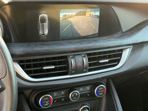 Used 2023 Alfa Romeo Stelvio Sprint image 17