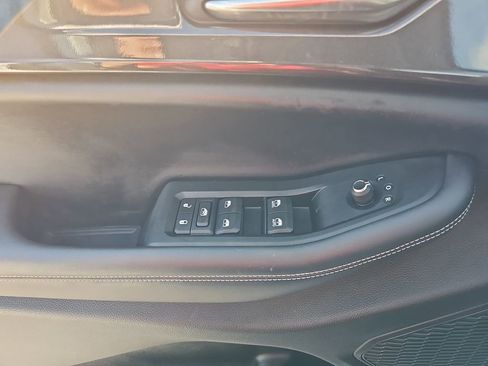 Used 2023 Jeep Grand Cherokee L Laredo image 32