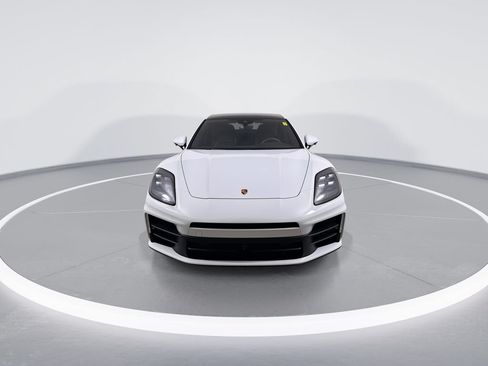 Used 2024 Porsche Panamera RWD image 3
