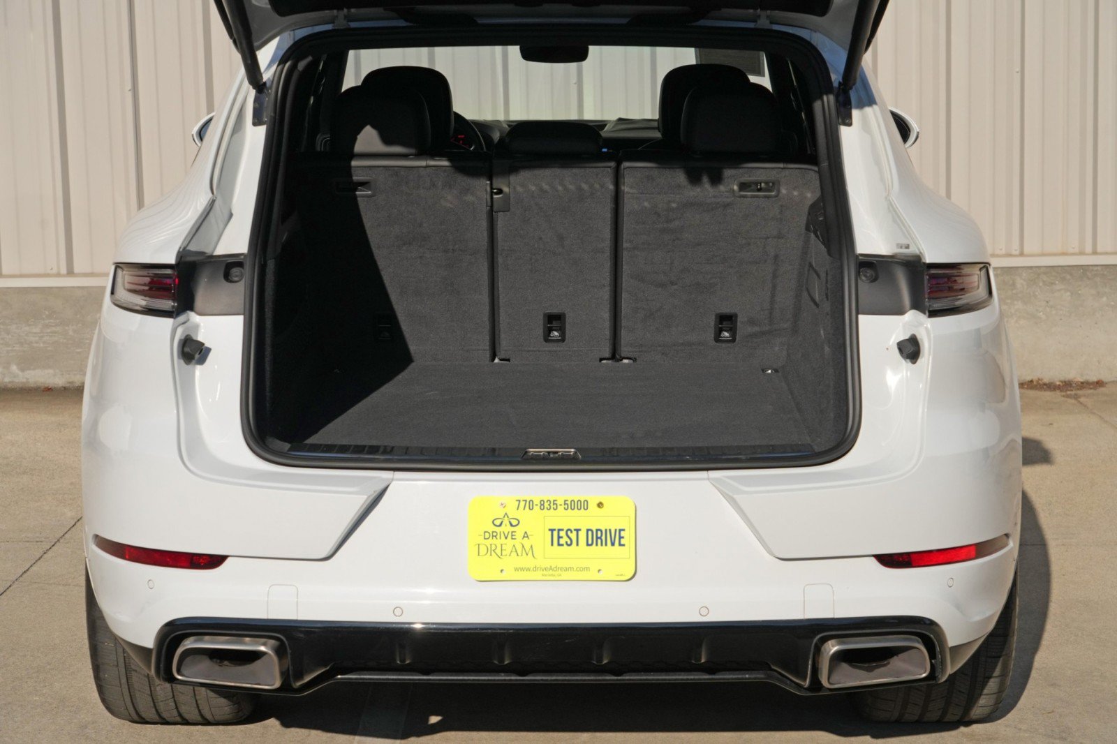 Used 2024 Porsche Cayenne AWD/4WD image 10