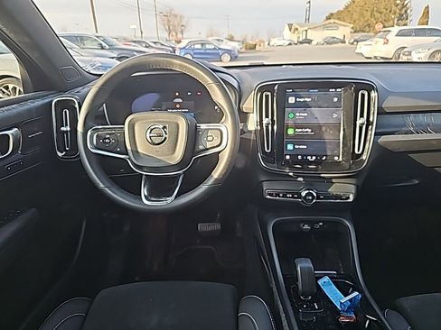 Used 2023 Volvo C40 P8 Recharge Ultimate image 2