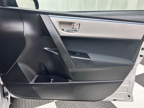 Used 2016 Toyota Corolla L image 16