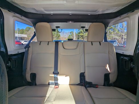 Certified 2022 Jeep Wrangler Sport S image 10