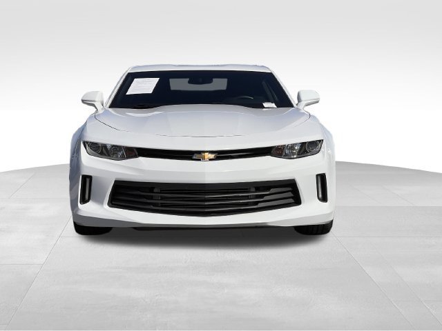 Used 2018 Chevrolet Camaro LT RWD image 9