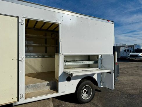 Used 2016 GMC Savana 3500 image 8