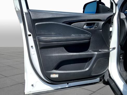 Used 2021 Honda Pilot Touring image 22