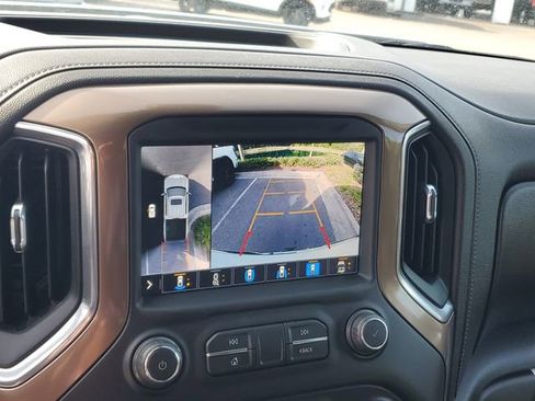 Used 2021 Chevrolet Silverado 1500 High Country w/ Technology Package image 23