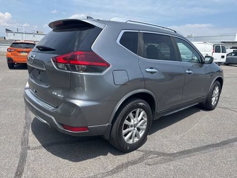 Used 2018 Nissan Rogue SV AWD/4WD image 5