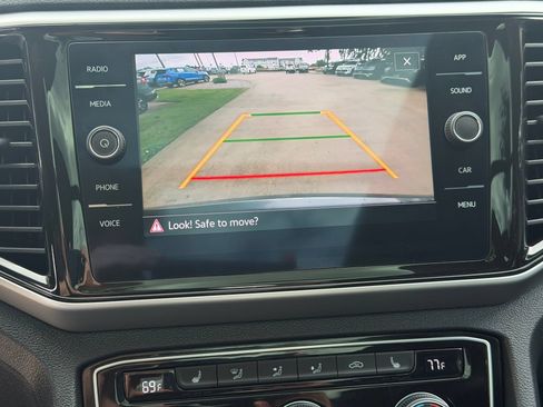 Used 2022 Volkswagen Atlas SE w/ Panoramic Sunroof Package FWD image 18