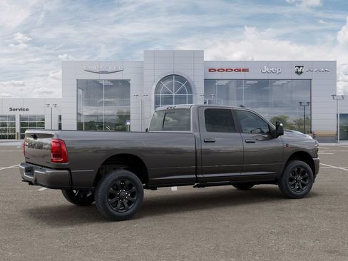 New 2026 RAM 2500 Laramie AWD/4WD image 4