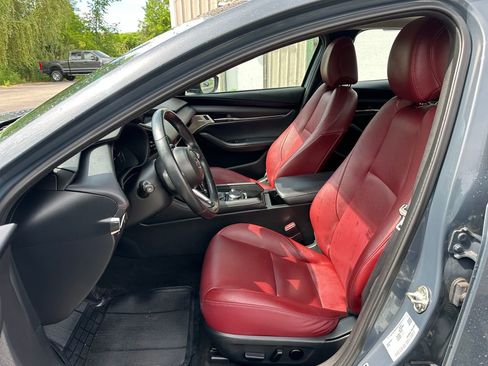 Used 2023 MAZDA MAZDA3 s FWD image 17