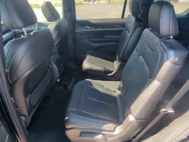 Certified 2025 Jeep Grand Cherokee L Limited w/ Black Appearance Package AWD/4WD image 21
