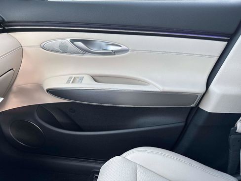 New 2026 Genesis GV70 2.5T Select image 23