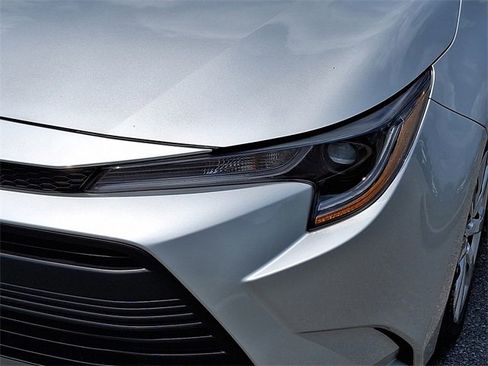 Certified 2024 Toyota Corolla LE image 9