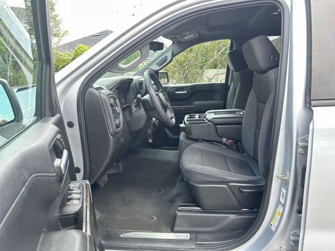 Used 2020 Chevrolet Silverado 1500 LT RWD image 2