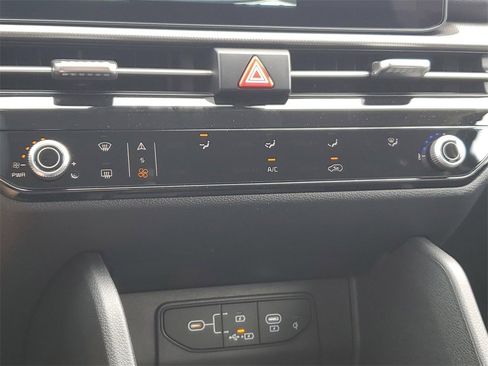 New 2026 Kia Sportage LX image 17